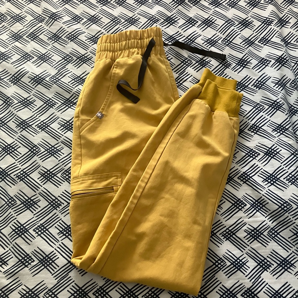 Figs Gold High Waist Scrunch Waist Zamora Jogger XXS